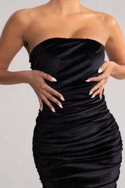 My Lady | Black Velvet Strapless Bodycon Ruched Maxi Dress -Sangyong Store WB CL128171 MyLadyBlackVelvetStraplessBodyconRuchedMidiDress3