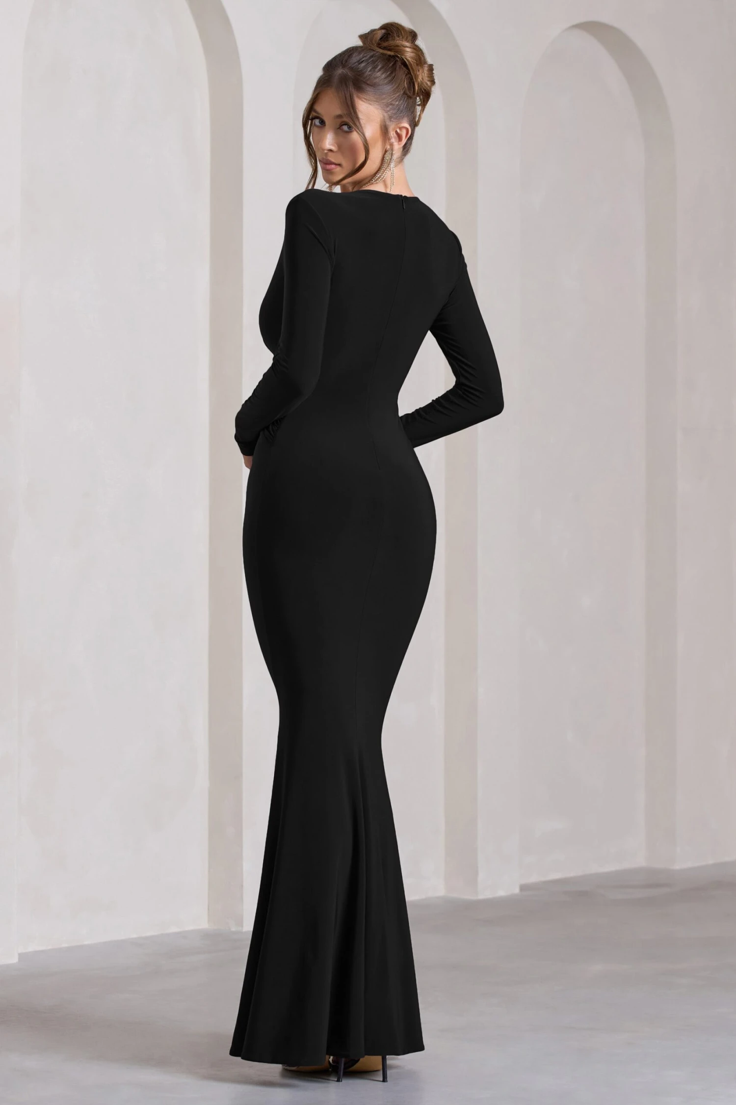 Aluna | Black Plunge-Neck Twisted Split Maxi Dress 4 Aluna | Black Plunge-Neck Twisted Split Maxi Dress - Image 2
